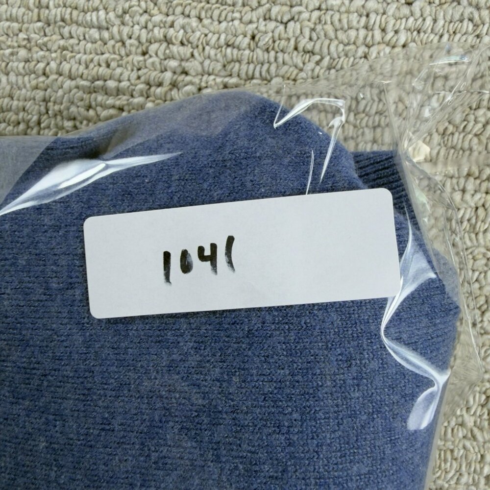 Brooks Brothers Extra Fine Merino Wool V-Neck Sweater Blue Men’s Size XL - Picture 8 of 8